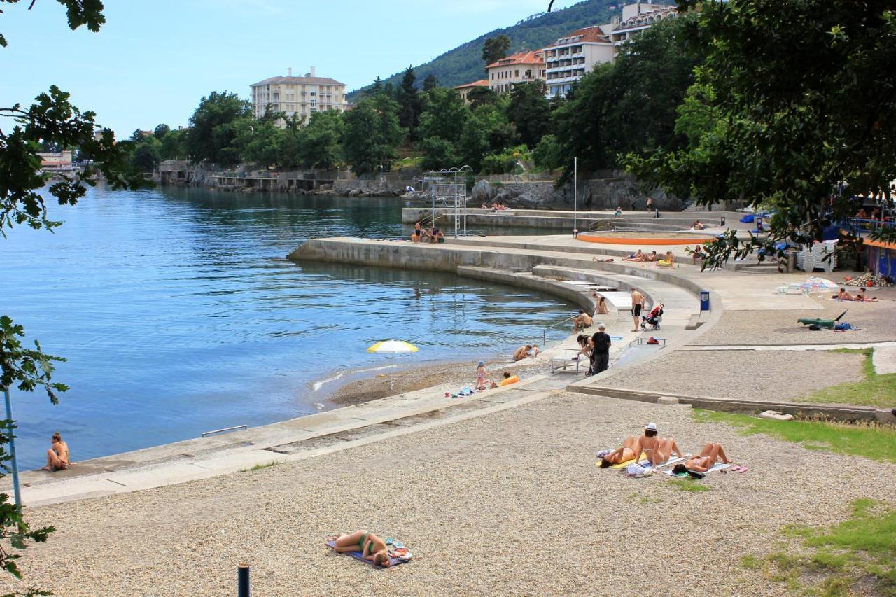 Family Friendly Apartments With A Swimming Pool Lovran, Opatija - 14178 Kültér fotó