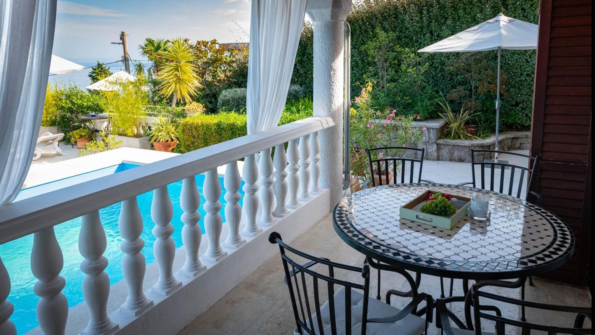 Family Friendly Apartments With A Swimming Pool Lovran, Opatija - 14178 Kültér fotó